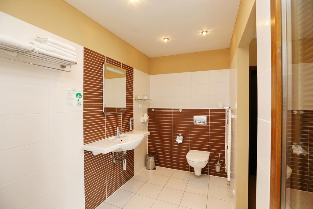 City Hotel Nitra With Free Parking Exterior foto
